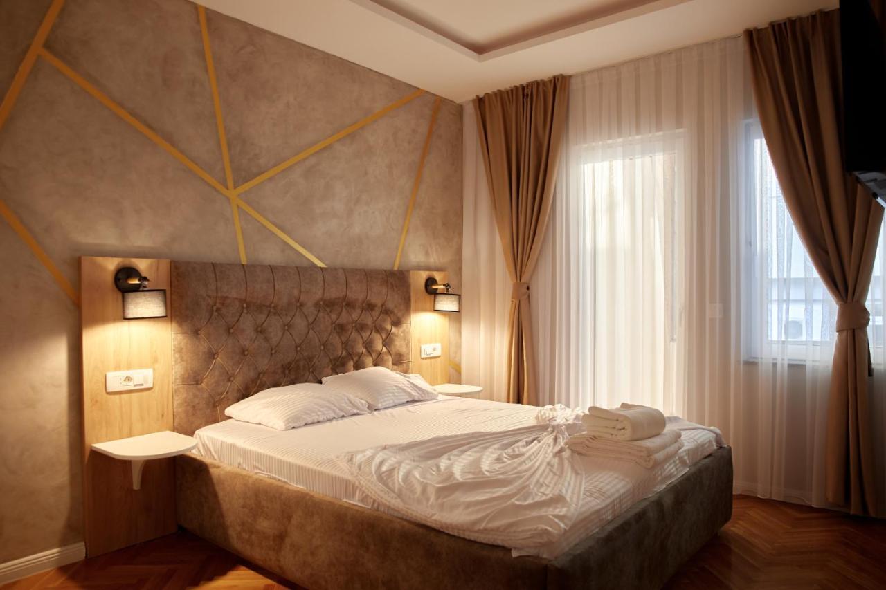 Amico Hotel Пристина Екстериор снимка