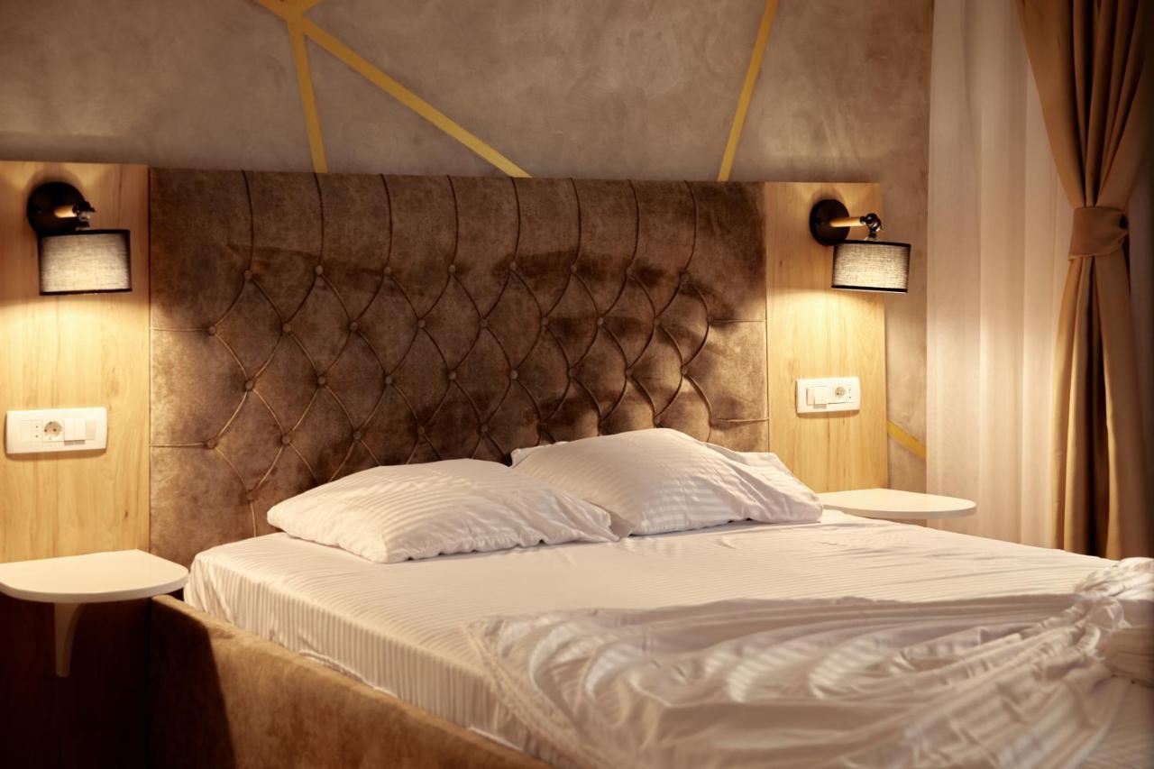 Amico Hotel Пристина Екстериор снимка