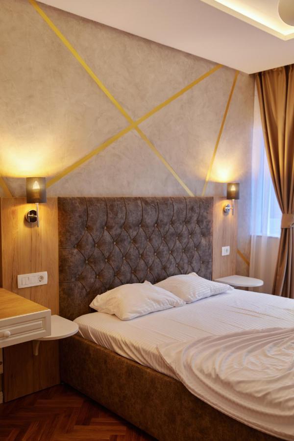 Amico Hotel Пристина Екстериор снимка