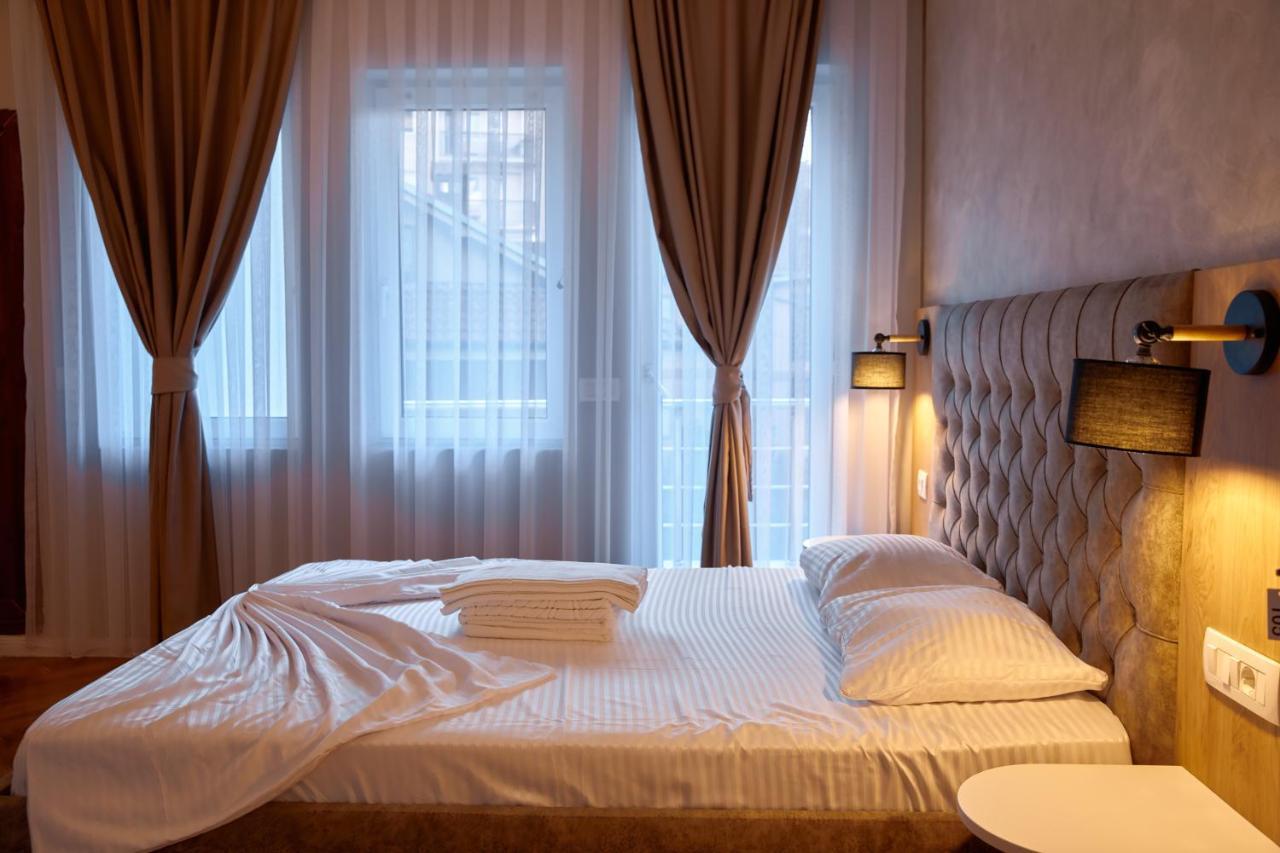 Amico Hotel Пристина Екстериор снимка