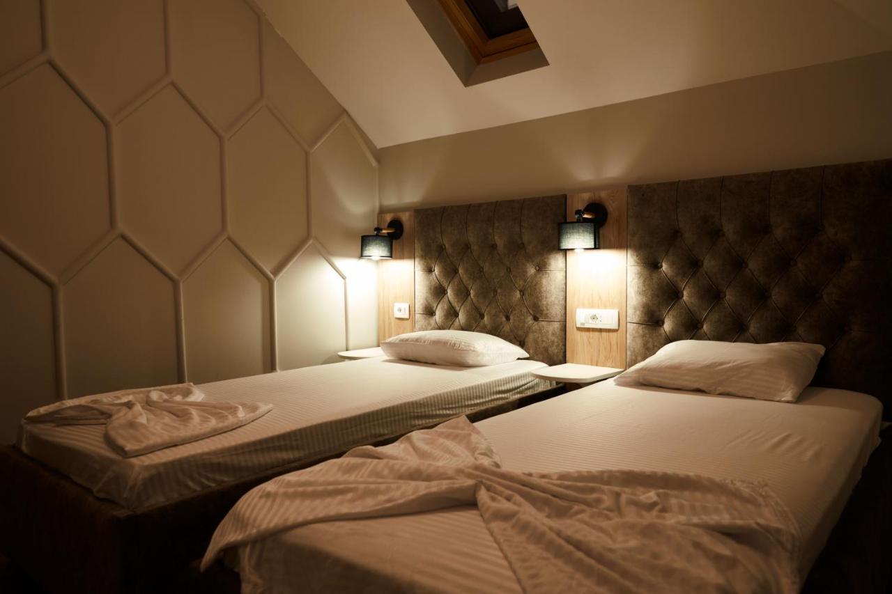 Amico Hotel Пристина Екстериор снимка