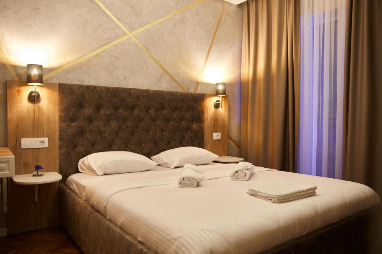 Amico Hotel Пристина Екстериор снимка