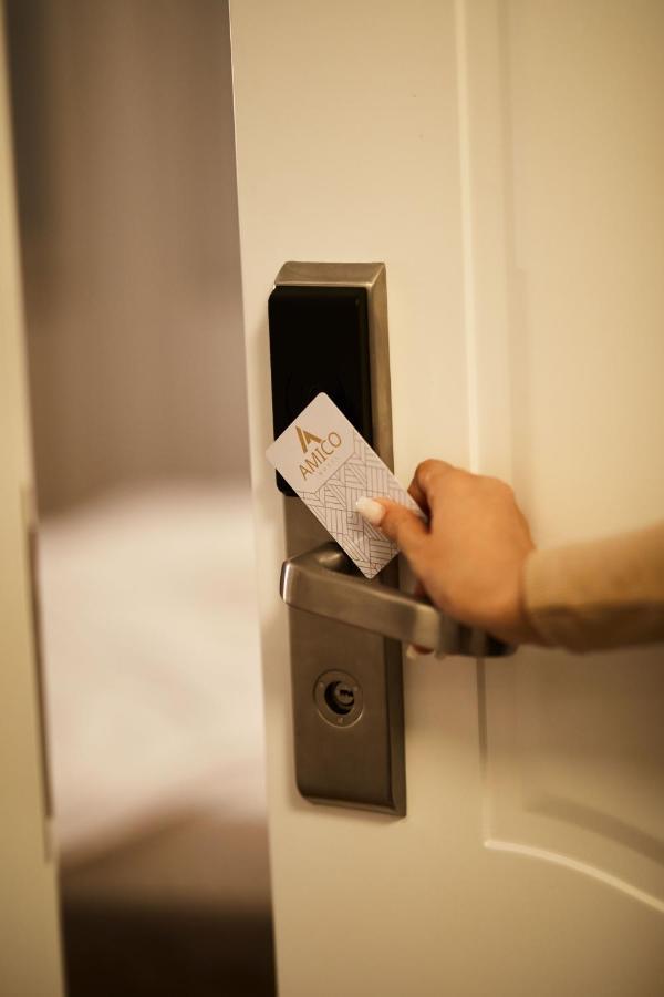 Amico Hotel Пристина Екстериор снимка
