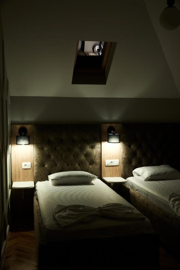 Amico Hotel Пристина Екстериор снимка
