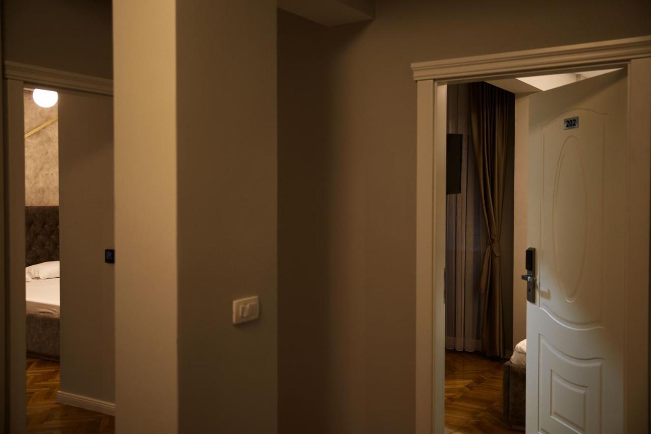 Amico Hotel Пристина Екстериор снимка