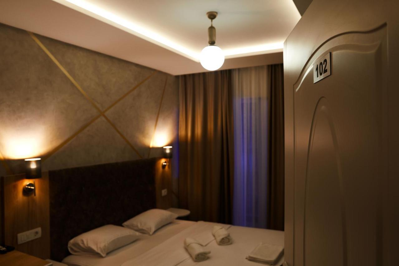 Amico Hotel Пристина Екстериор снимка